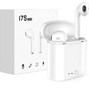 BNIB still with tags the new I7S's